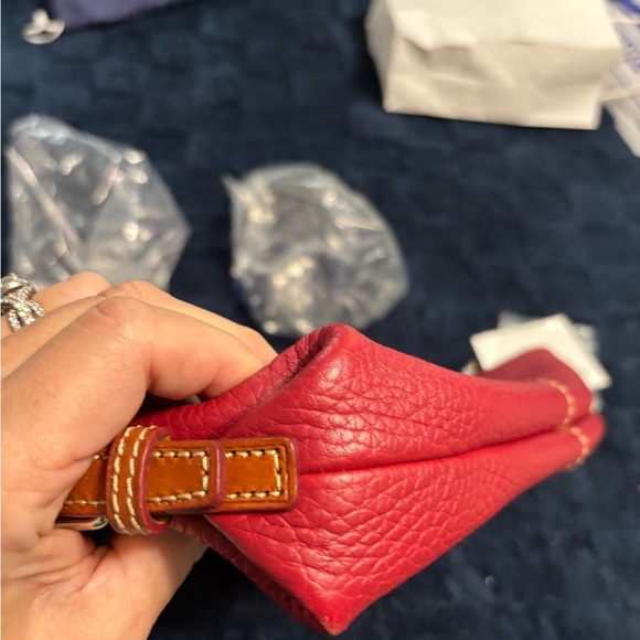 Dooney & Bourke Red Pebble Leather Shoulder Bag – Magnetic Closure - Picture 4 of 10